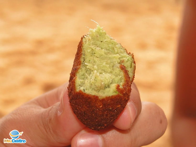 Bolinho de Peixe do Bar do Souza - Praia do Forte-BA