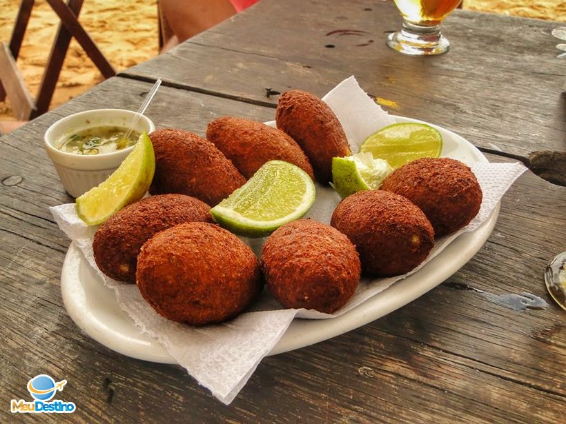 Bolinho de Peixe do Bar do Souza - Praia do Forte-BA