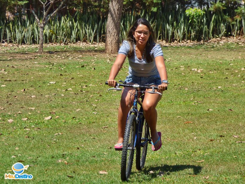 Kaká andando de bicicleta