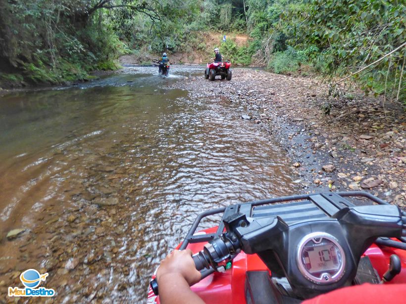 Passeio de Quadriciclo em Macacos-MG