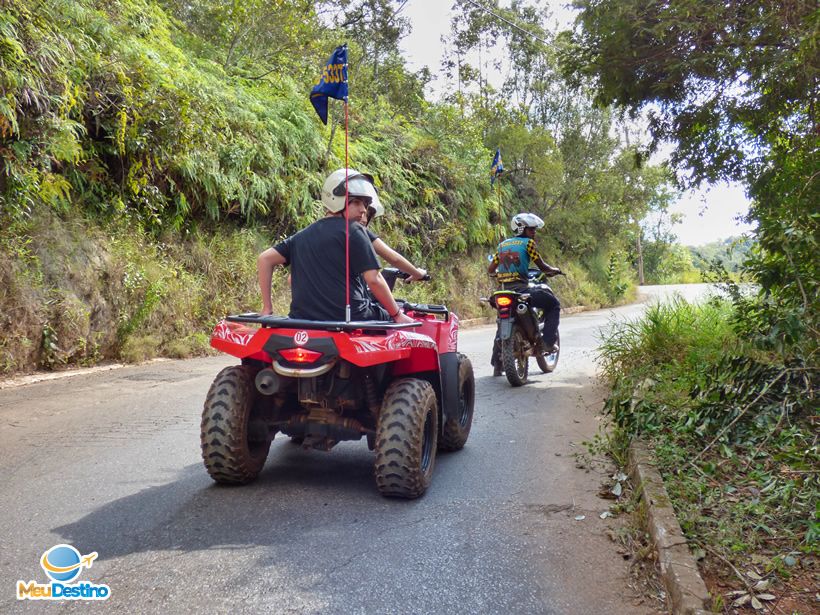 Passeio de Quadriciclo em Macacos-MG