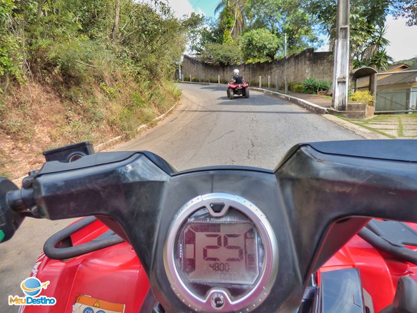 Passeio de Quadriciclo em Macacos-MG