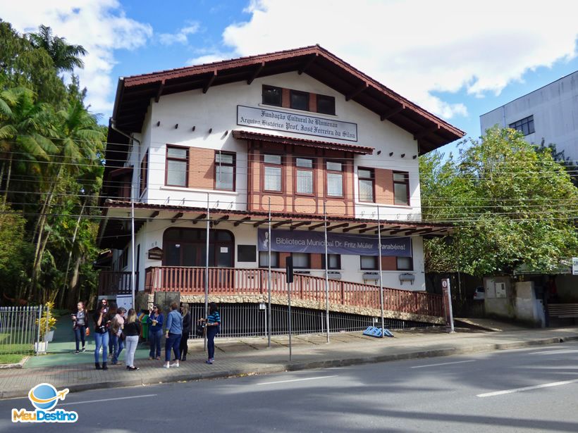 Bliblioteca Fritz Muller