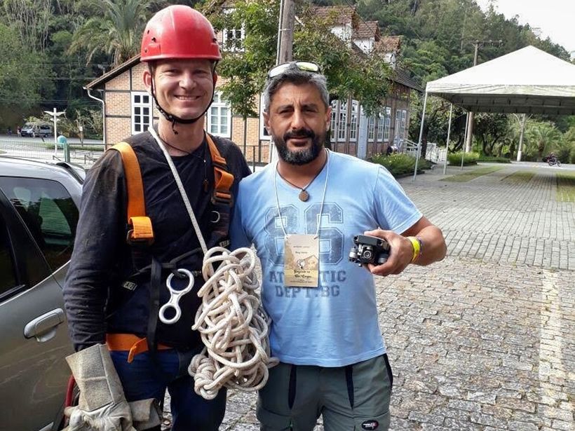 Tony resgatando seu drone