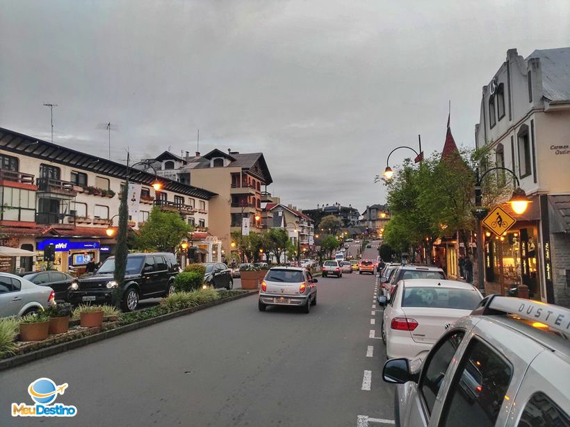 Avenida Borges de Medeiros - Roteiro pelo Centro de Gramado-RS