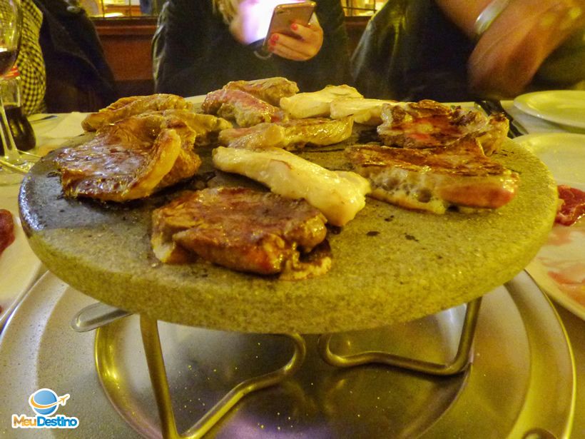 Fondue de Carne - Restaurante Colosseo - Onde comer em Gramado-RR