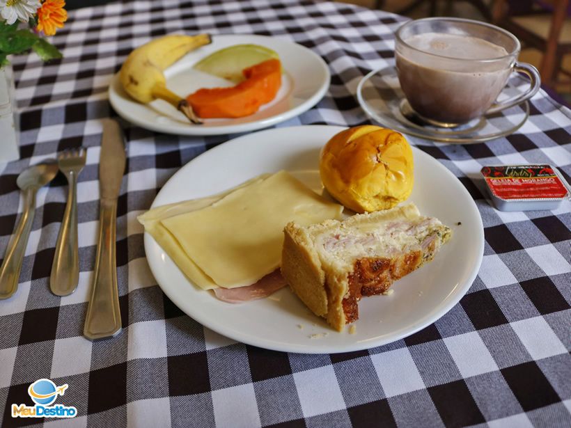 Hotel Blumenau - Hospedagem em Curitiba-PR