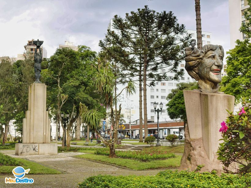 Praça Santos Andrade