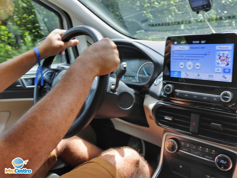 Carro alugado na Localiza Hertz