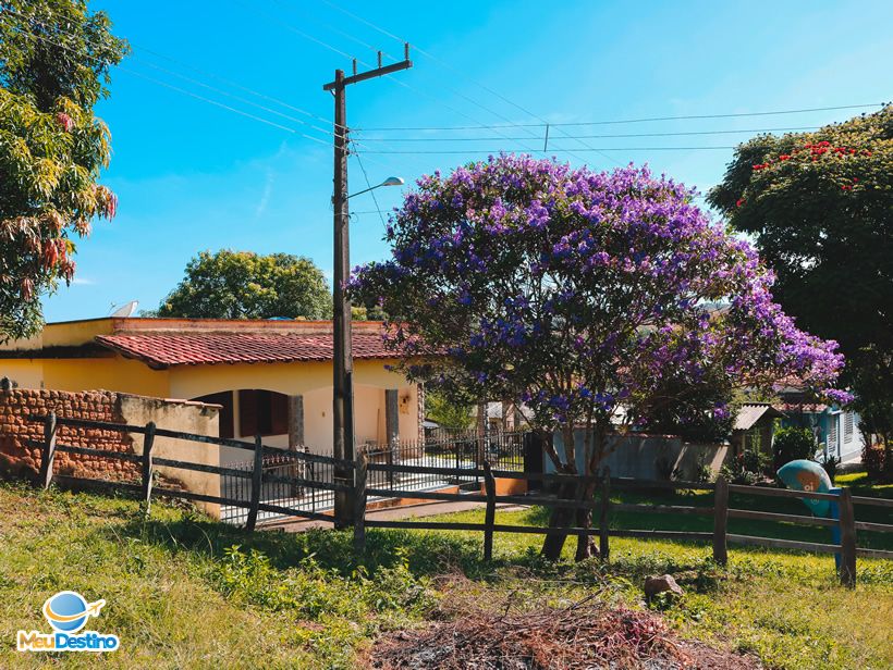 Algumas casas do povoado