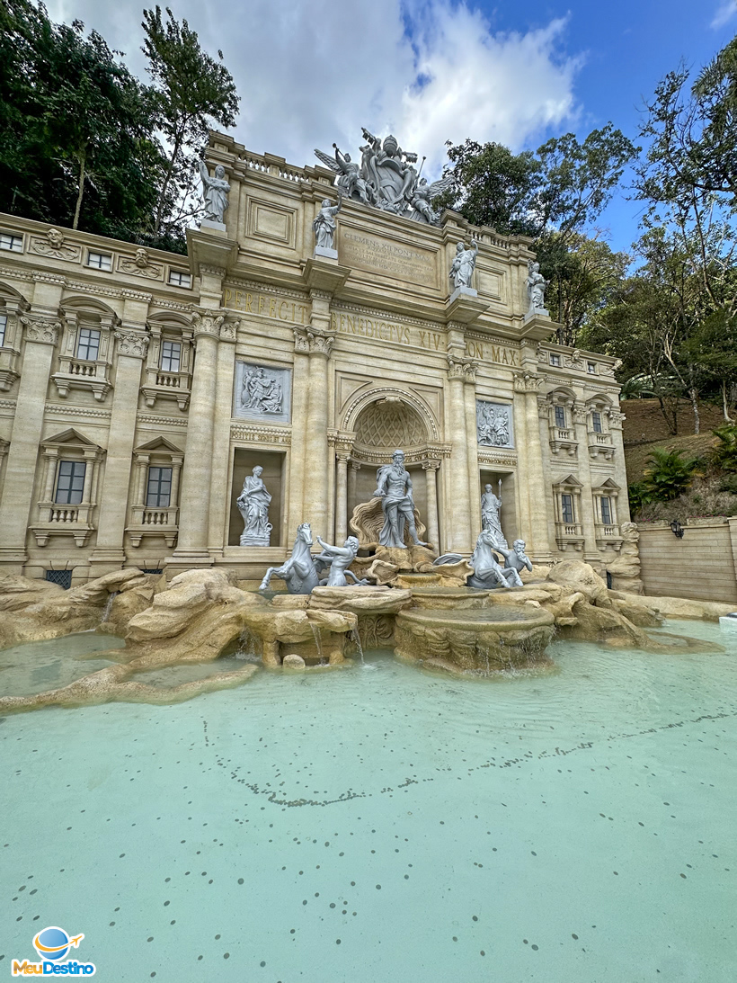 Fontana di Trevi - Serra Negra-SP