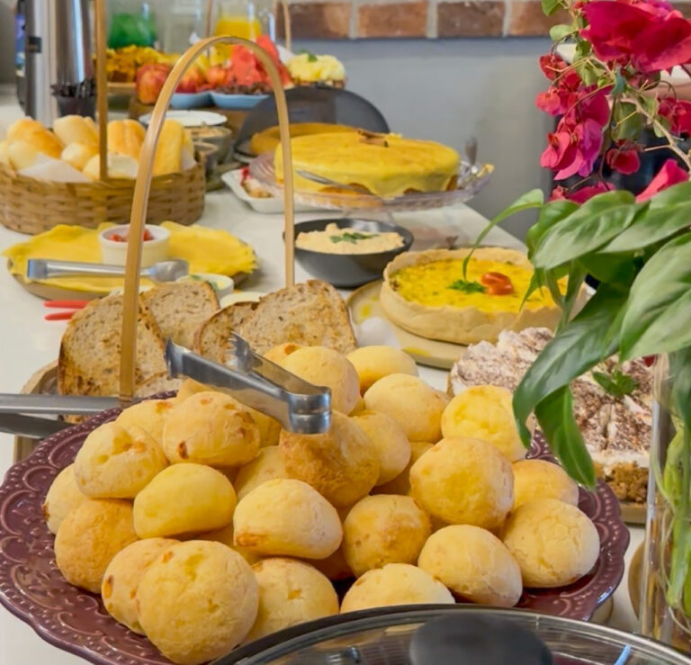Onde tomar café colonial em Divinópolis