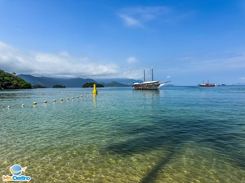 Praia da Freguesia do Santana - Passeio de barco em Angra dos Reis-RJ