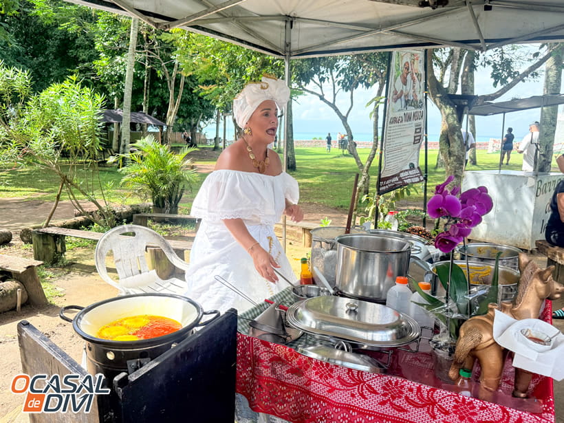 Baiana fazendo Acarajé
